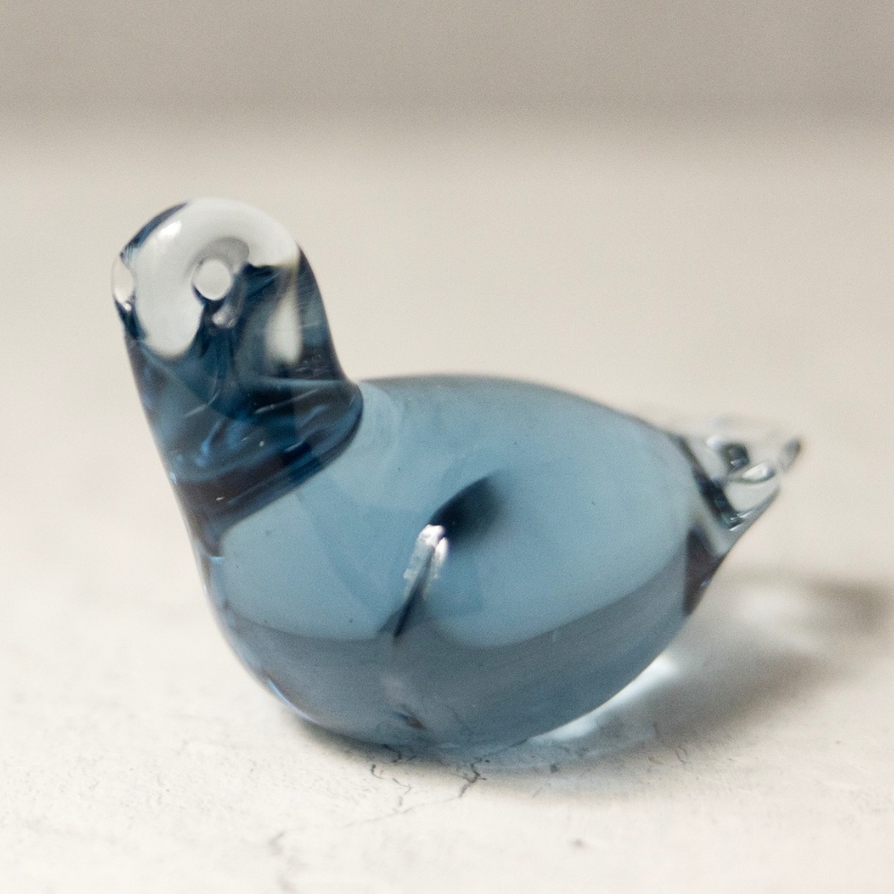 Glass bird figurine smoky gray grey blue unmarked